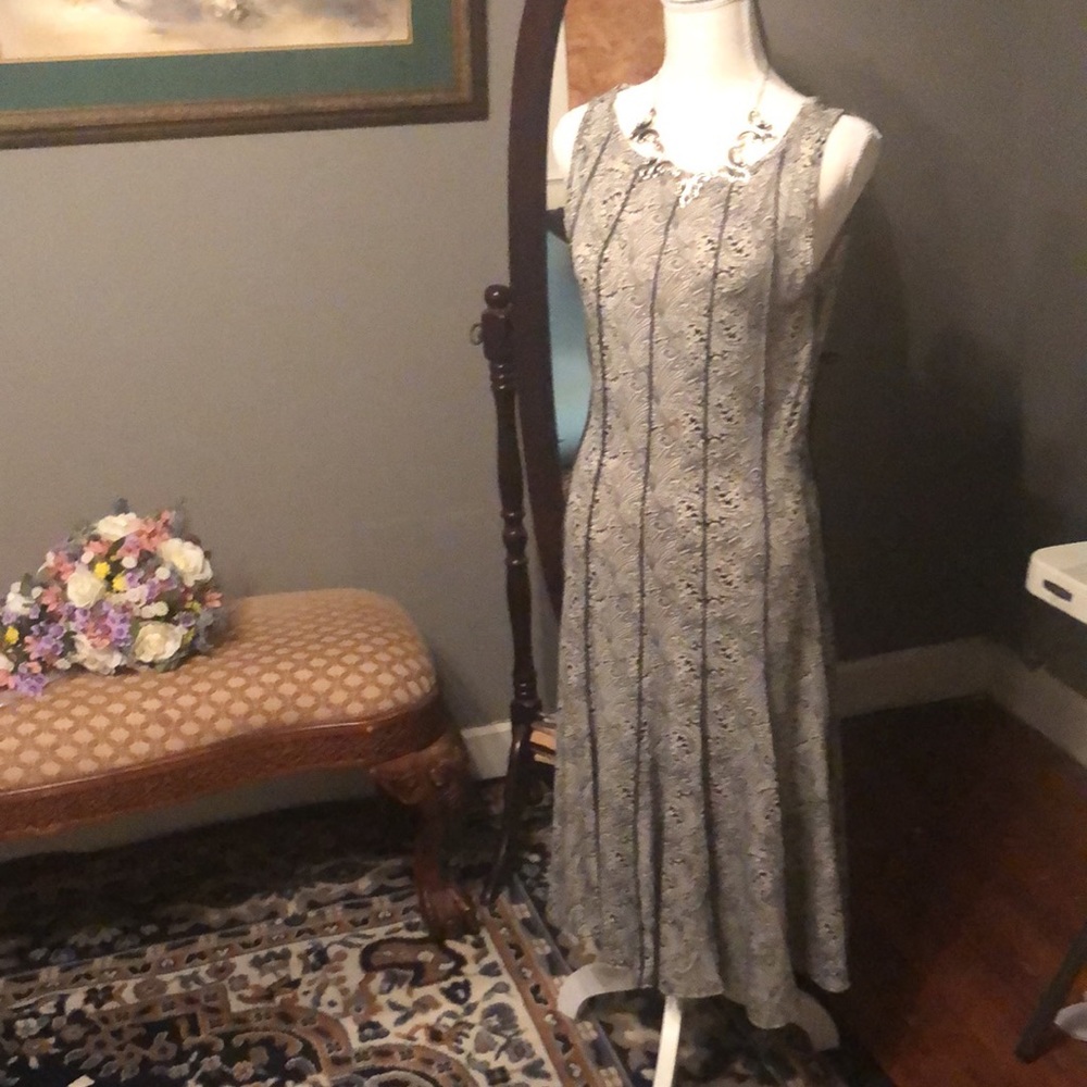 SOLD 👜👜Haani  knee high Dress size Medium stretchy